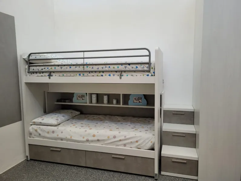 Cameretta Roy e kubo Doimo cityline con letto a castello scorrevole a prezzo Outlet