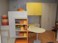 Cameretta Klou giallo arancio Battistellacon letto a ponte scontata