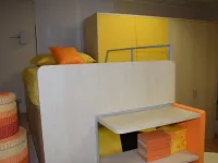 Cameretta Klou giallo arancio Battistellacon letto a ponte scontata