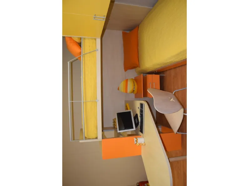 Cameretta Klou giallo arancio Battistellacon letto a ponte scontata