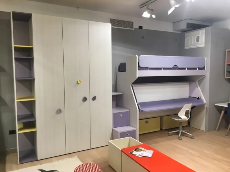 Cameretta Nidi Battistella con letto a soppalco in Offerta Outlet