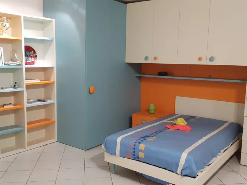 Cameretta Nidi Battistellacon letto una piazza e mezza
 scontata