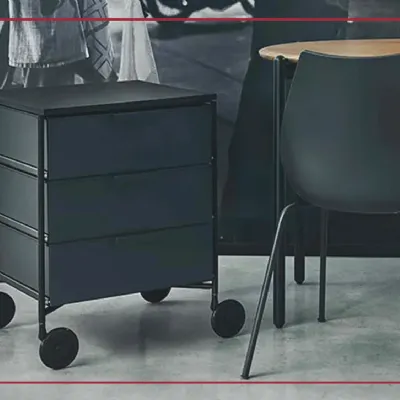 Cassettiera Moderna modello Mobil mat a marchio Kartell in Offerta Outlet