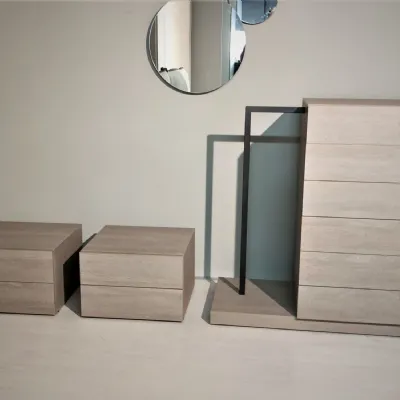 Progetta la tua camera da letto moderna con il comodino Easy collection Novamobili scontato!