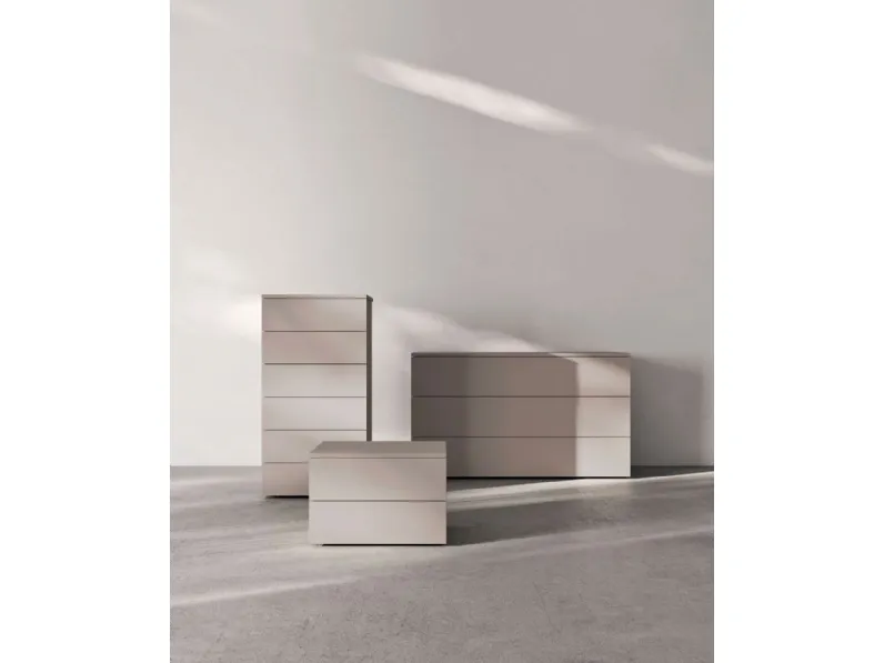 Scopri il comodino Wind di Orme in offerta! Design moderno e pratico.