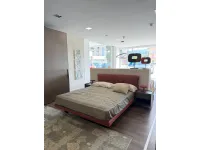 Comodino Casper di Molteni & c scontato del 40%