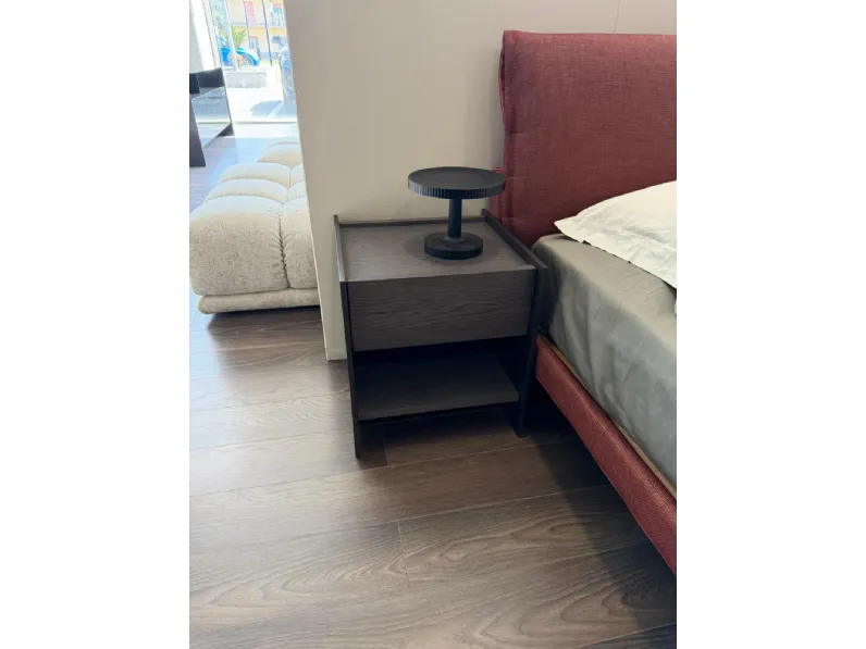 Comodino Casper di Molteni & c scontato del 40%