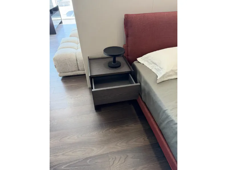 Comodino Casper di Molteni & c scontato del 40%
