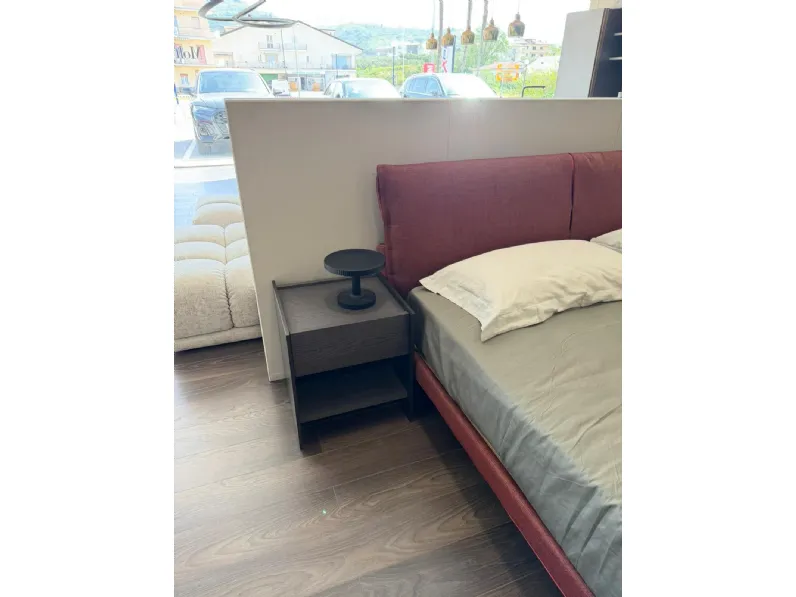 Comodino Casper di Molteni & c scontato del 40%