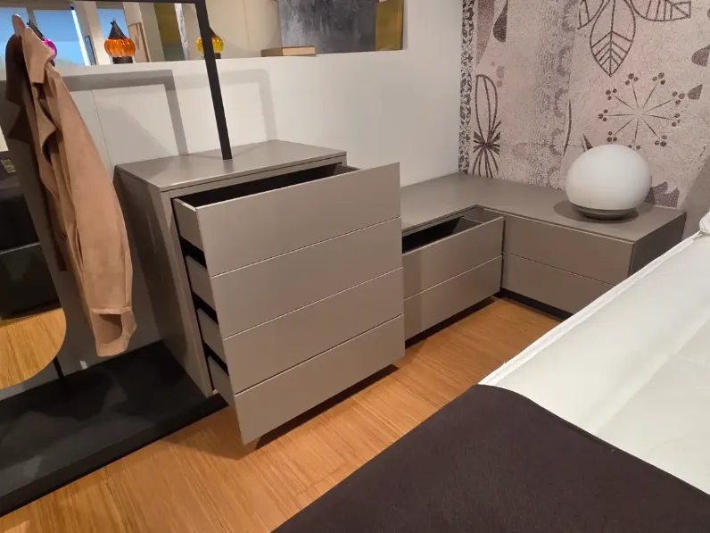 Comodino Composizione cassetti specchio tavolino  Novamobili OFFERTA OUTLET