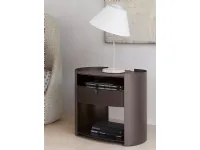 Comodino modello Lotus di Flou 