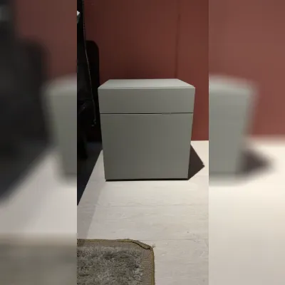 Comodino modello Filnox di Caccaro 