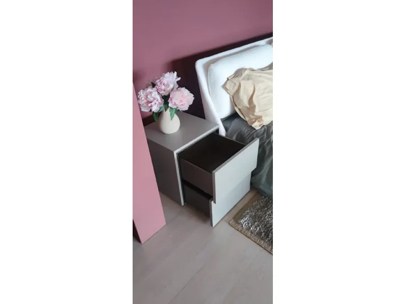 Comodino Filnox a marchio Caccaro a prezzo riservato 