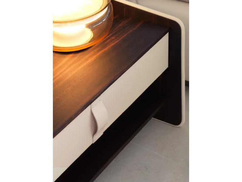 Comodino Gentleman di Flou scontato del 25%