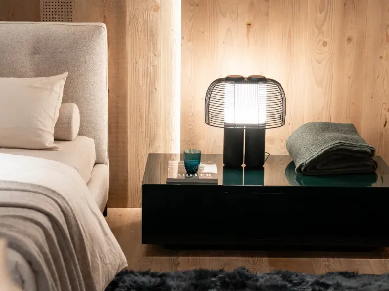 Comodino Solid  a marchio Minotti a prezzo riservato 