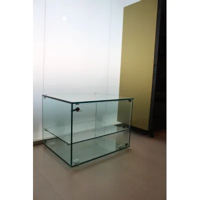 Comodino Molteni & c modello Comodino in vetro con antina con chiusura a prezzo scontato in laccato opaco