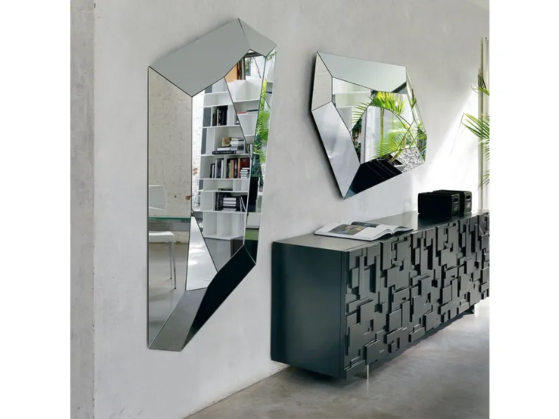 1. Design moderno ed elegante. 
2. Struttura in metallo resistente. 
3. Rivestimento in pelle di qualità. 
4. Facile da montare. 
5. Garanzia di 5 anni.