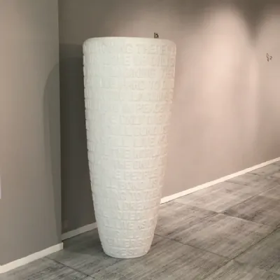 Vaso bianco con scritte