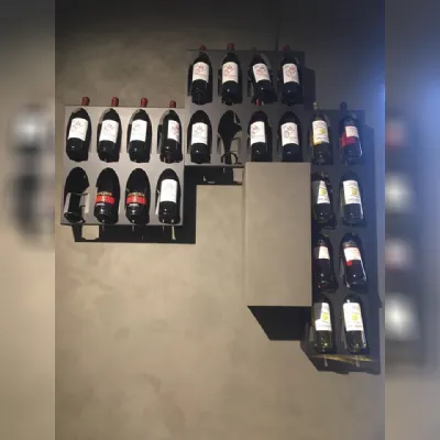 Mensola in metallo Libreria del vino Elite a prezzo Outlet