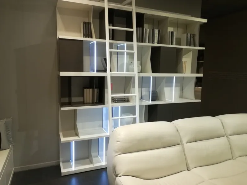 Mensola Novamobili in laccato opaco modello Parete about con sconti imperdibili