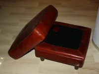 Pouf in pelle Pouff brgere a marchio Baxter a prezzo ribassato