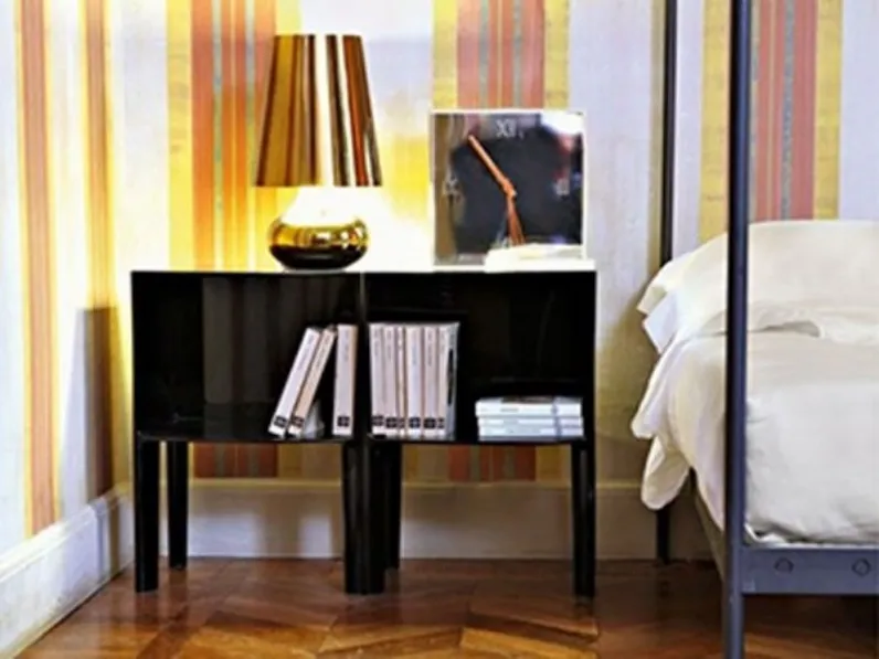 Comodino modello Small ghost buster di Kartell 