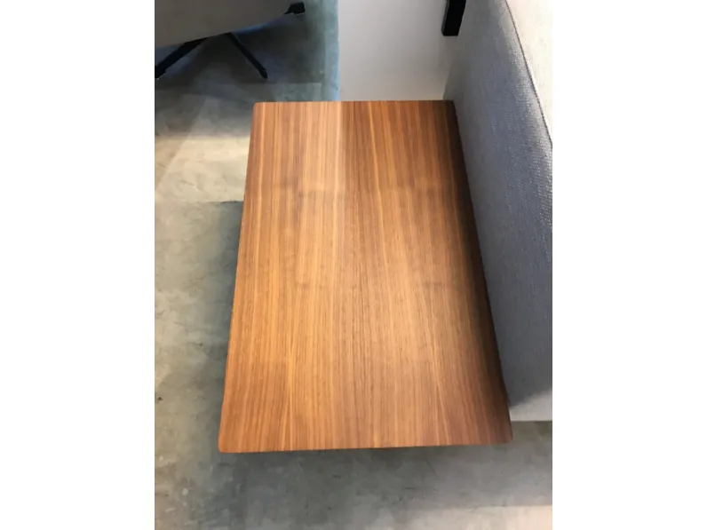 Tavolino Intermedio in stile Moderno Cassina a prezzo scontato