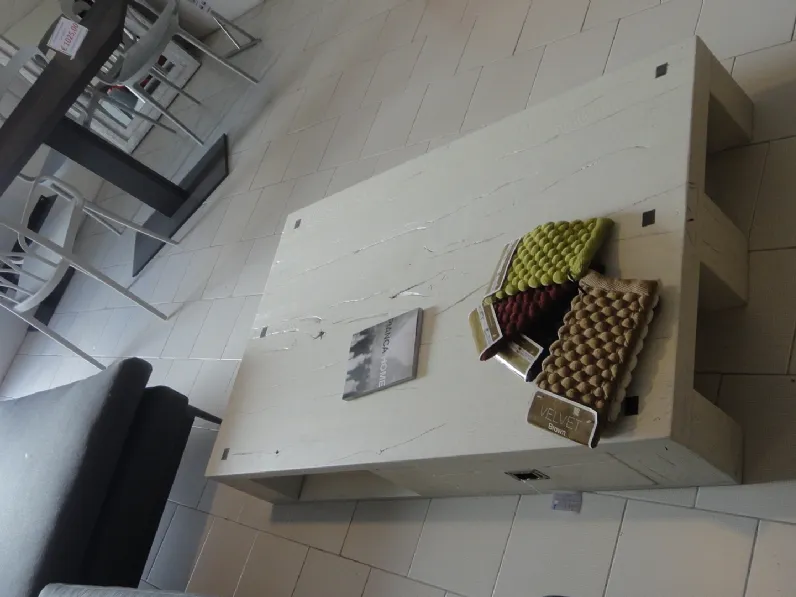 Tavolino moderno modello Pallet di Devina nais scontato 