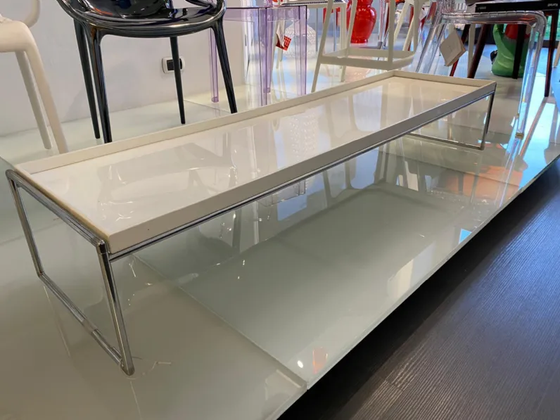 Tavolino Trays della marca Kartell a prezzi outlet - 51%