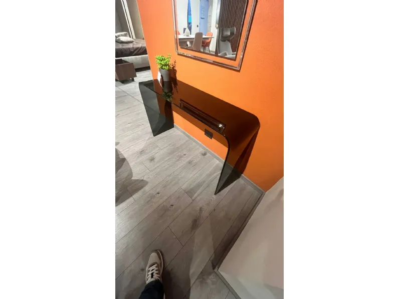 Scopri la consolle elementare Fiam con forte sconto