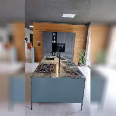 Cucina moderna con isola Unit Cesar a prezzo ribassato