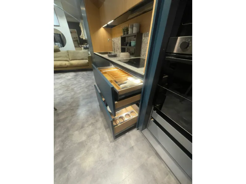 Cucina Valdesign moderna lineare blu in laccata opaco Logica 