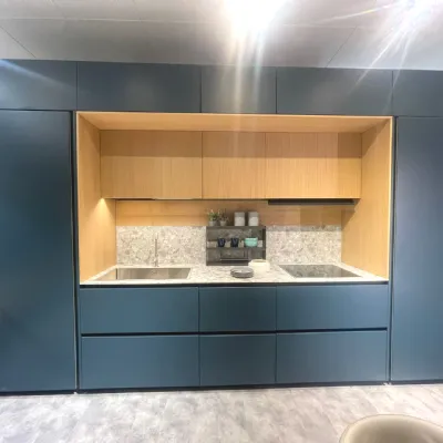 Cucina lineare in laccata opaco blu Logica  a prezzo scontato