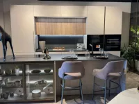 Cucina Stosa design con isola tortora in laminato materico Metropolis