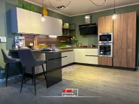 Cucina con penisola in laminato opaco a prezzo scontato 60%
