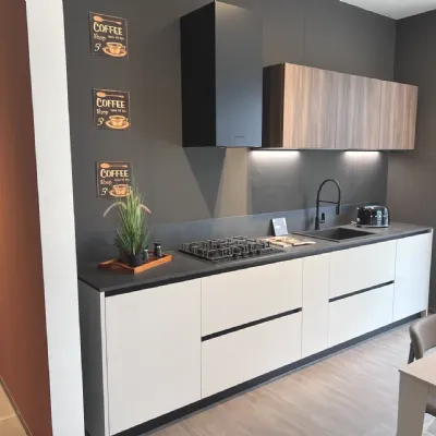 Cucina lineare in laminato opaco a prezzo scontato 37%