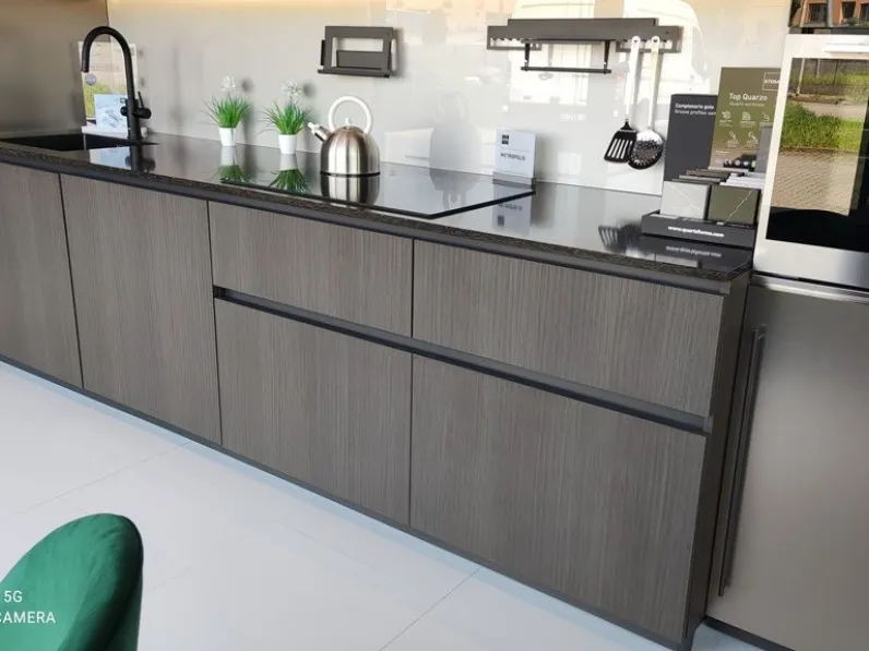 Cucina rovere moro moderna lineare Metropolis Stosa in Offerta Outlet