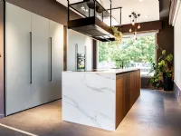 Cucina noce design con isola Aran Rigoletto a soli 17275 Euro