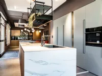 Cucina noce design con isola Aran Rigoletto a soli 17275 Euro