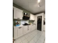 Cucina Maya moderna bianca Atra ad angolo scontata 38%