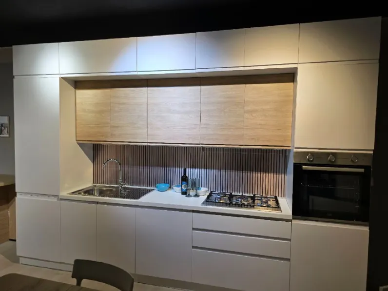 Cucina lineare in polimerico opaco bianca Kjelly a prezzo ribassato