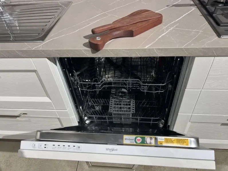 Cucina lineare in legno a prezzo scontato 60%