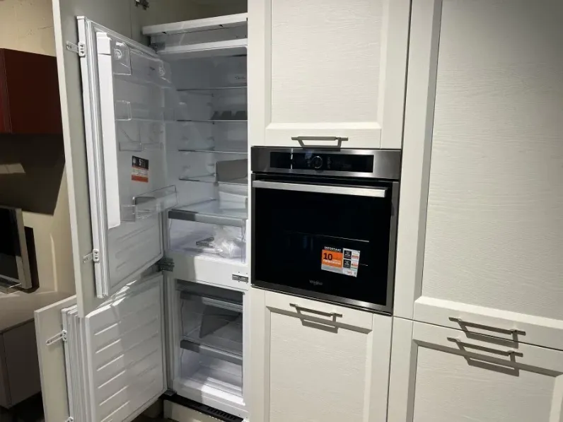 Cucina lineare in legno a prezzo scontato 60%