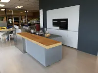 Cucina a prezzo ribassato ad isola design Artematica vitrum Valcucine