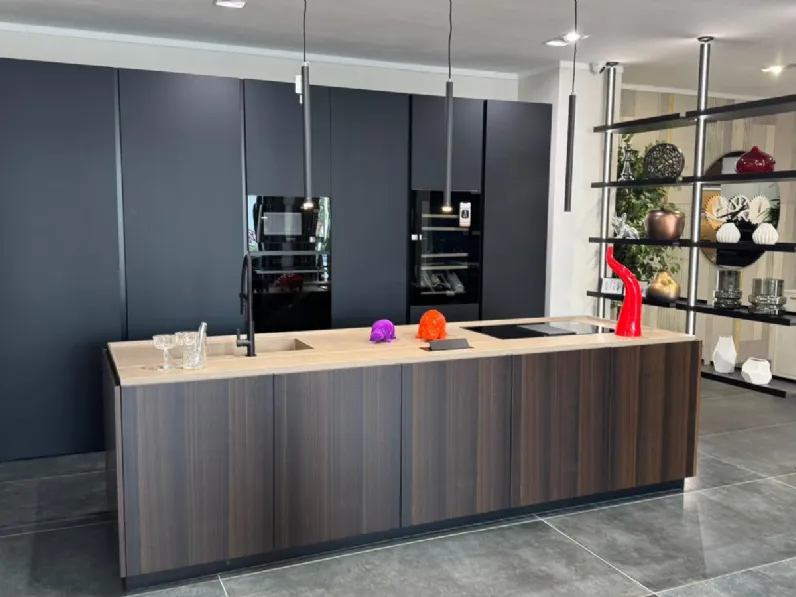 Cucina con isola design noce Binova Scava a soli 24300 Euro