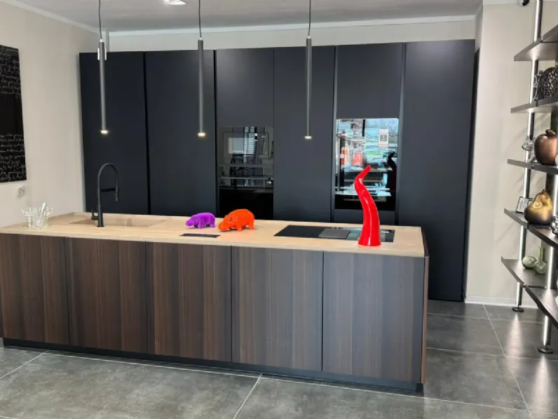 Cucina con isola design noce Binova Scava a soli 24300 Euro
