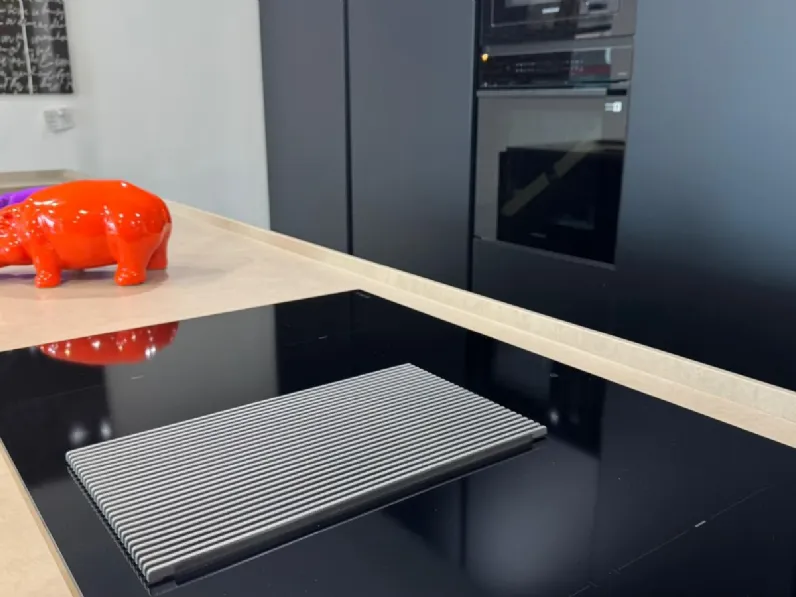 Cucina con isola design noce Binova Scava a soli 24300 Euro