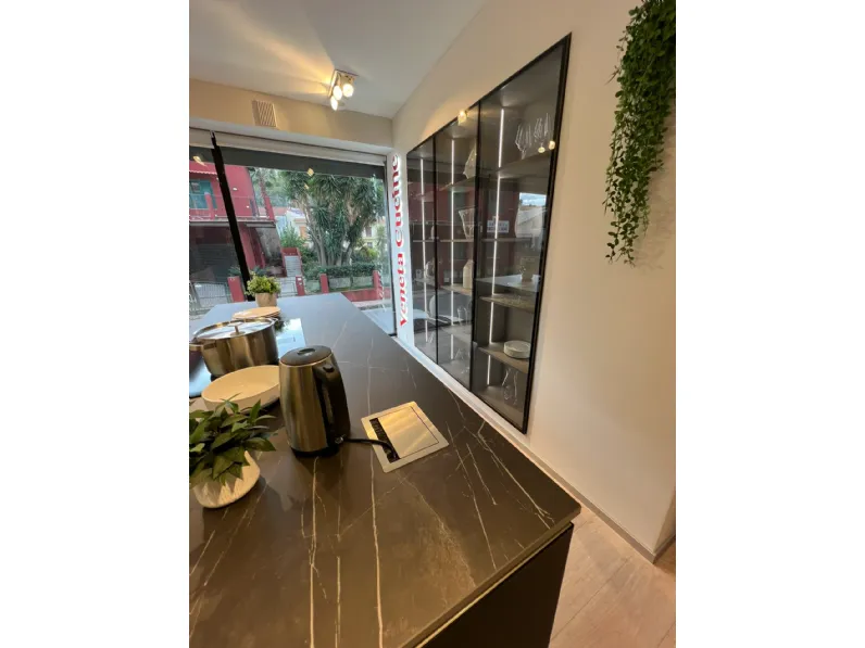 Scopri la cucina Lounge di Veneta Cucine in OFFERTA OUTLET 