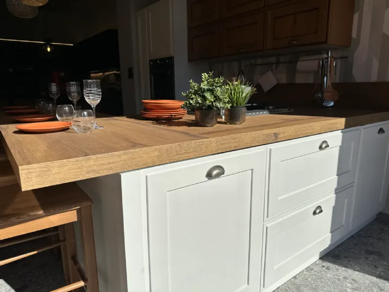 Cucina bianca classica con penisola Scavolini Favilla a soli 10500 Euro