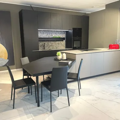 Cucina N elle e inside moderna altri colori Cesar con penisola scontata 50%